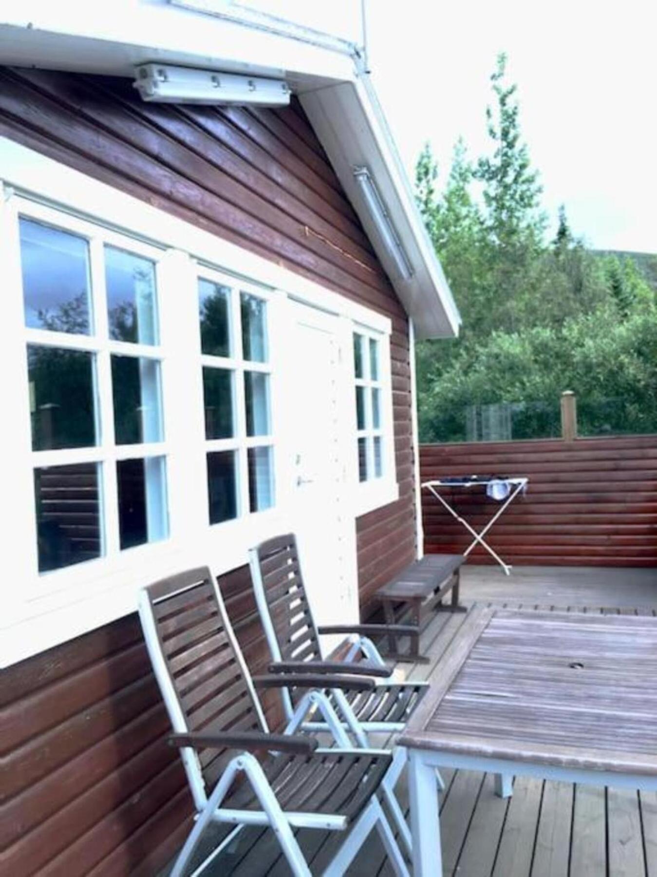 Cozy 2 Bedroom Cottage With Hot Tub Akureyri Exterior foto