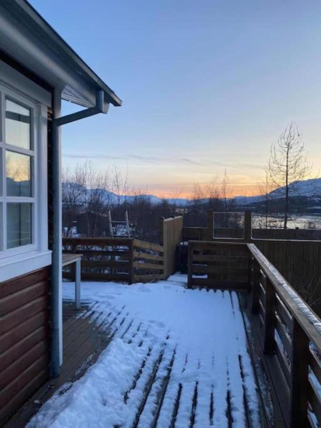 Cozy 2 Bedroom Cottage With Hot Tub Akureyri Exterior foto