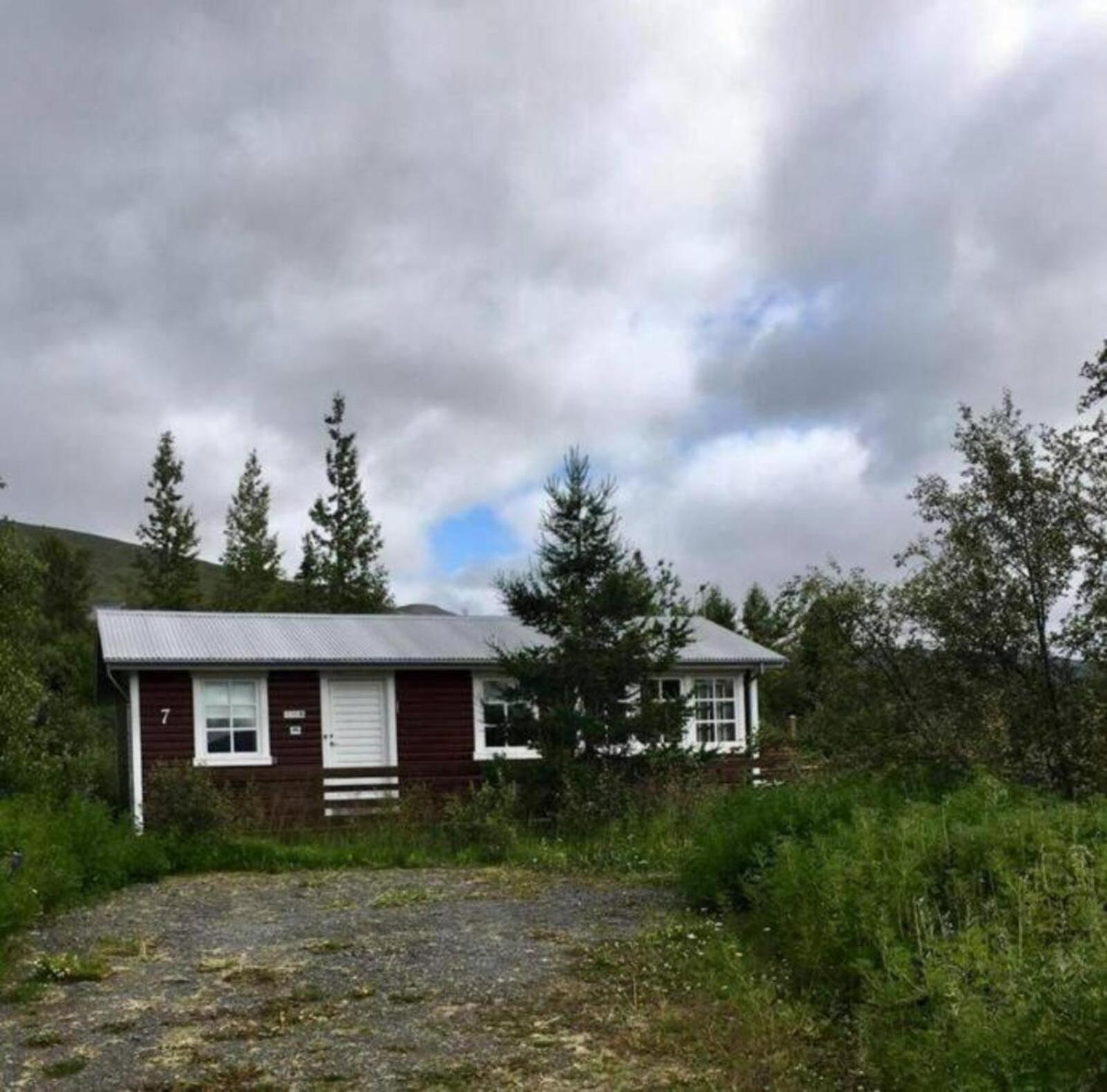 Cozy 2 Bedroom Cottage With Hot Tub Akureyri Exterior foto